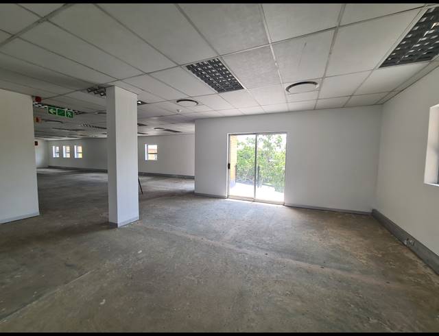 3,356M² OFFICE TO LET IN VORNA VALLEY